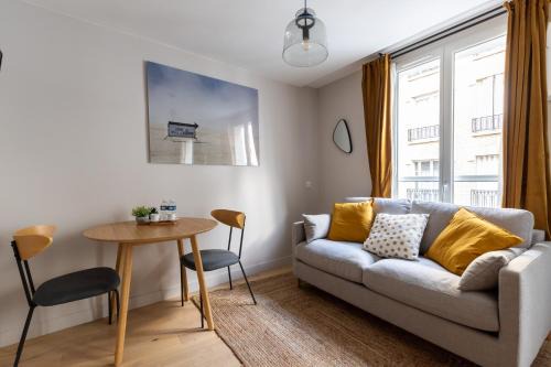 Relax in a Contemporary Designer Apartment