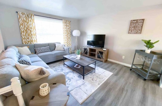 Relax in Charlotte-Fire Pit-BBQ-Outdoor Dining|4BR