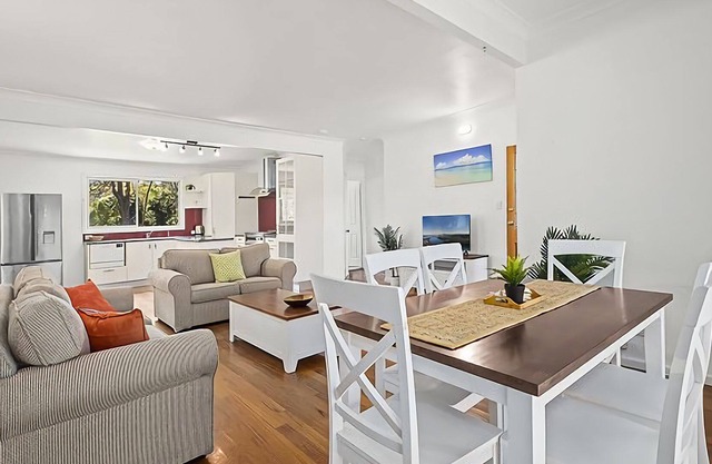 Relax in comfort and get back to nature in the largest of 4 waterside Cabins