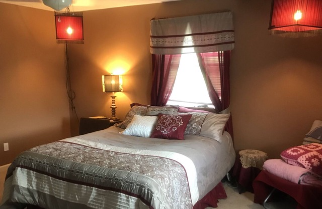 Relax in Private & Spacious (2000 sf) Comfort Near I-75 & EKU