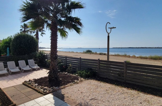 Relaxation right on the shore of the lagoon