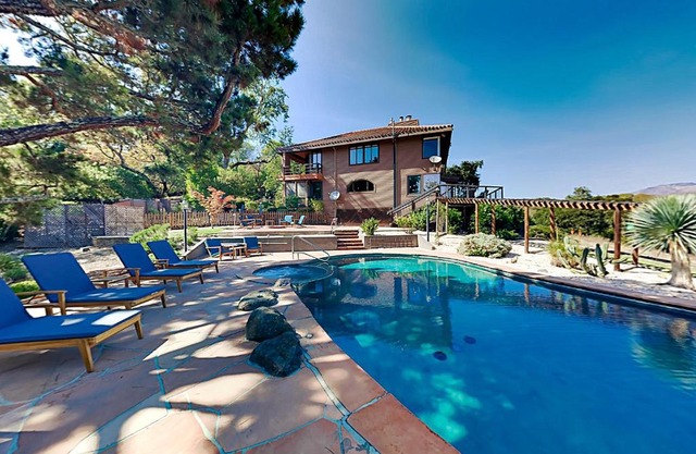 Relaxed Luxury Estate