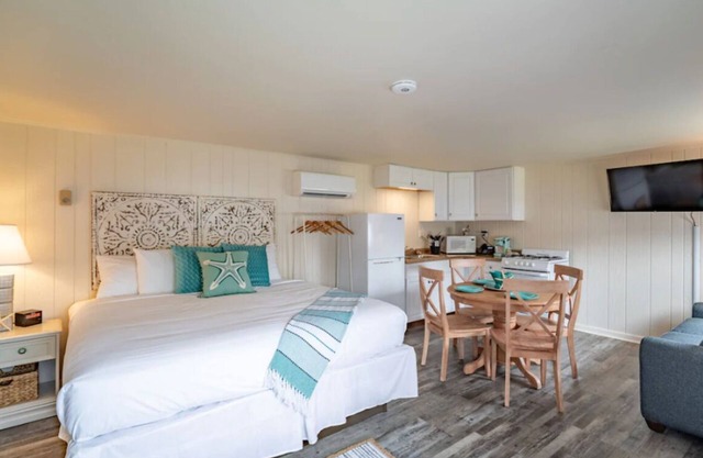 Relaxing Beach Escape | Free Parking & Breakfast | Minutes to Rehoboth