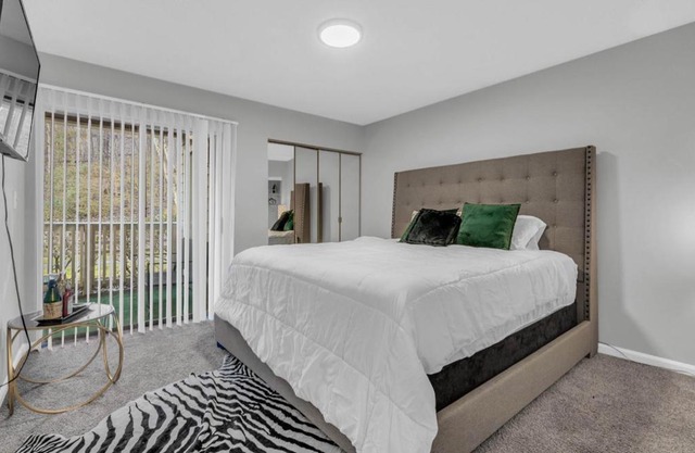 RELAXING & Cozy Unit with king bed