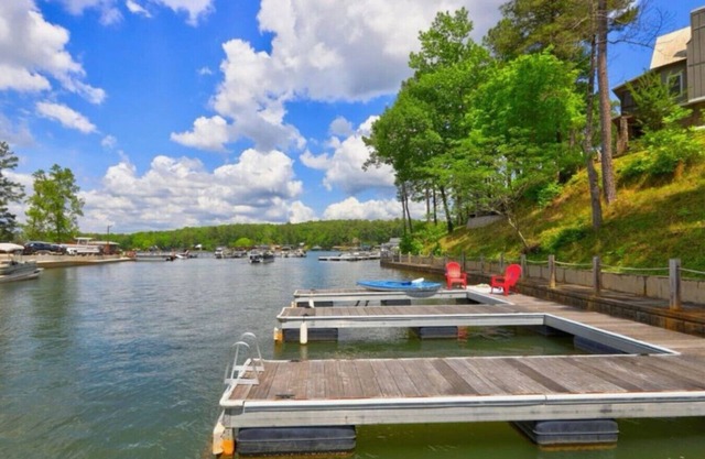 Relaxing Family Getaway - Dock, Kayaks, Fishing