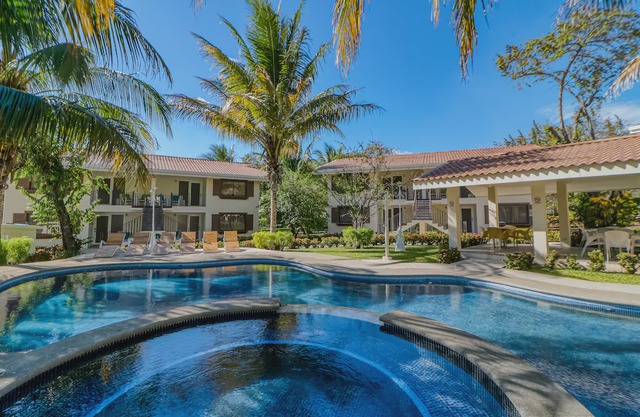 Relaxing, ground-floor apartment w/ a shared pool & pool spa in Playa del Coco