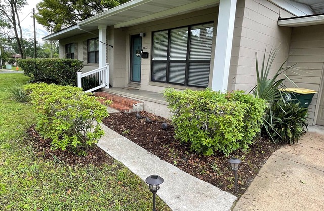 Relaxing Home w/Lg Patio Centrally Located Near Mandarin, San Marco & Downtown