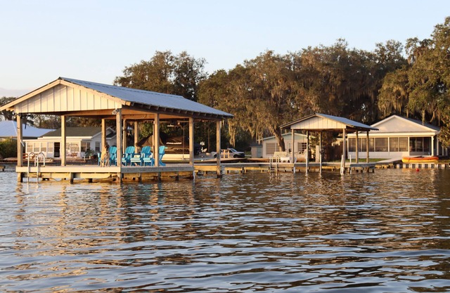 Relaxing Renovated Cottage on Lake June in Winter with Dock!