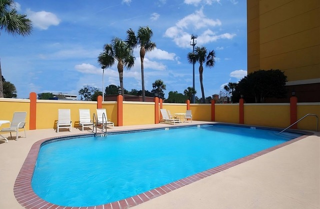 Relaxing Stay Minutes from Jacksonville Beaches & Downtown! Pool & Parking!