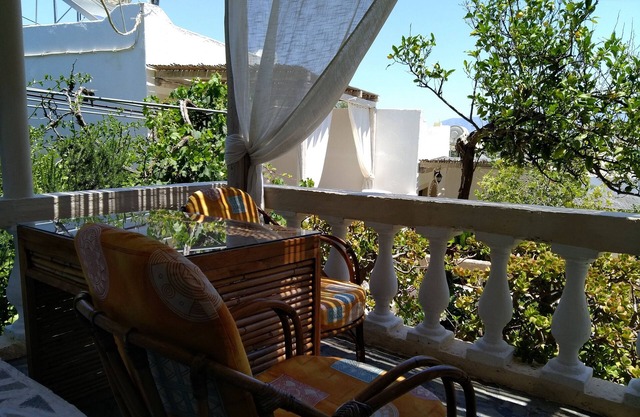 Relaxing studio with veranda 'n garden