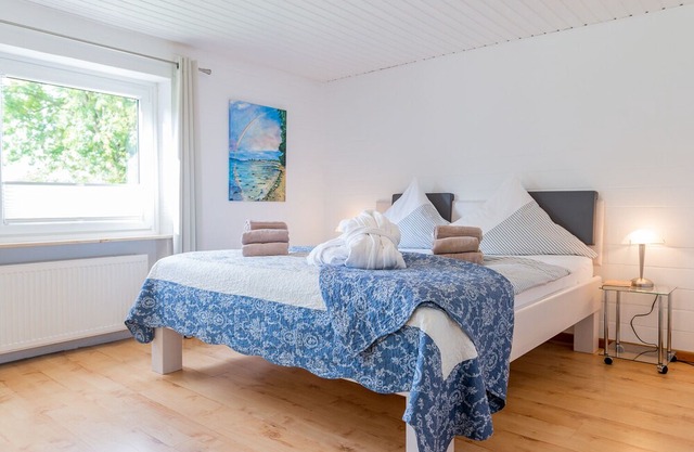 Relaxing vacation with sea views, sauna & fireplace right on the Flensburg Fjord