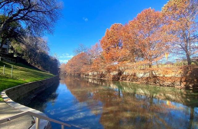 Remarkable views along the Comal River! CRC 357