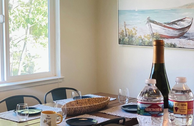 Remodeled in Los Gatos, walking to TraderJoes and parks, minutes to downtown.