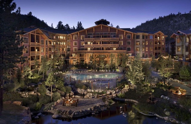 Remodeled Village Lodge Condo, 55" Smart 4k HDTV w/Netflix, .