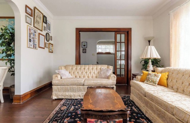 Remote Work Ready | 500 Mbps WiFi | King Bed | Soaking Tub | 2 mi to Lake Erie | Hulu | Family Friendly | 15 mi to Downtown