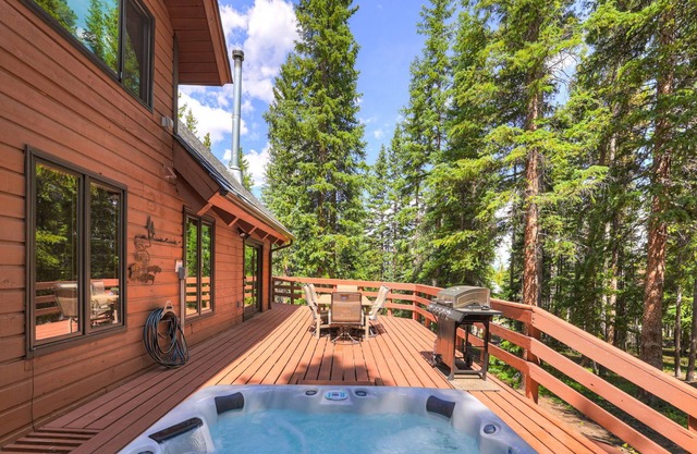Rendezvous Chalet | Hot Tub, Views & Family Ready