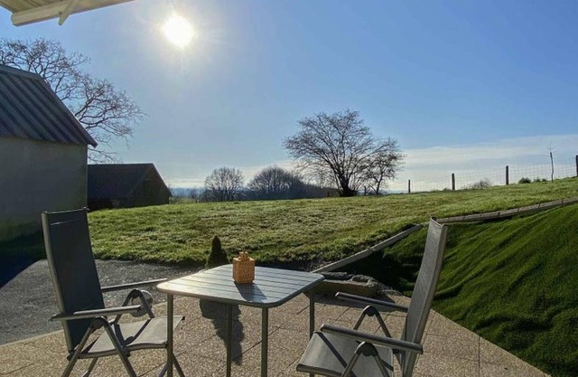 Renovated 2022 semi-detached house, private garden and terrace, near Bagnoles de l'Orne