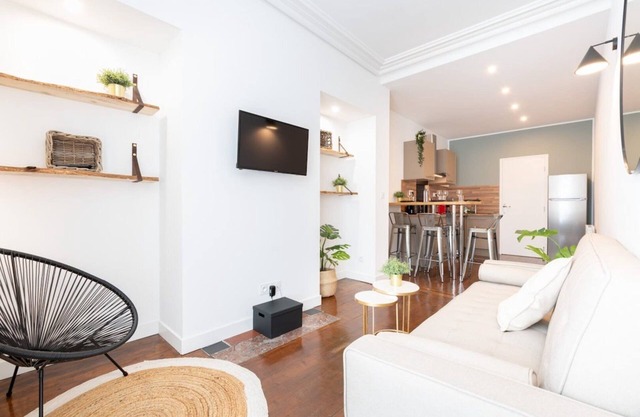 Renovated apartment 3bed 2bath