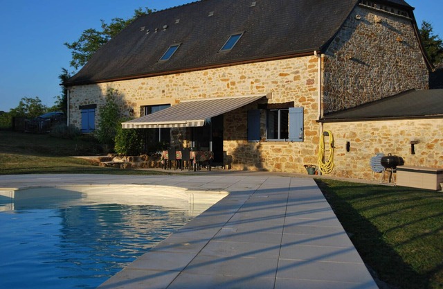 Renovated barn of 180m² in a quiet area