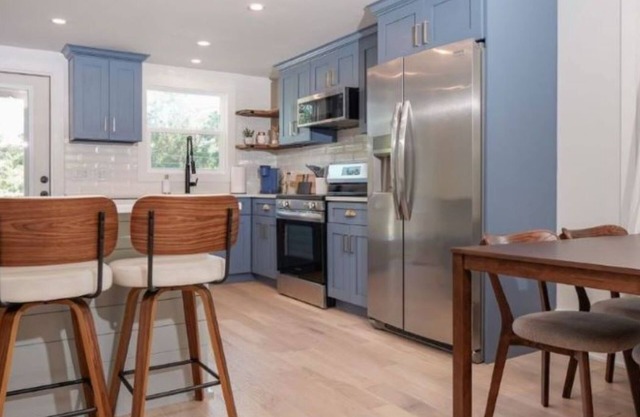 Renovated Bungalow blocks from Downtown St. Petersburg