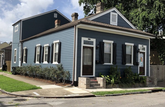 Renovated Efficiency steps away from Magazine St