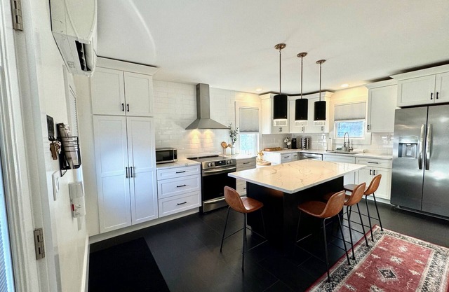 Renovated Gem Near Cantine Field, HITS & Hunter