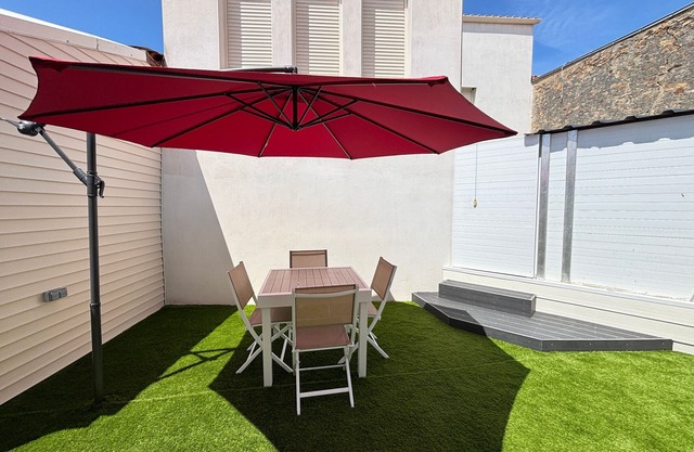 Renovated house 4 ppl – Enclosed yard and parking