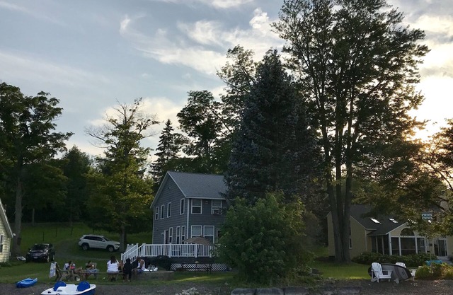 Renovated Lakefront Cottage - Private Dock on West Shore - 5 min to Village