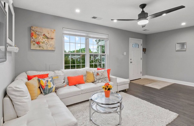 Renovated Oasis/Private Patio & Grill Near Philly