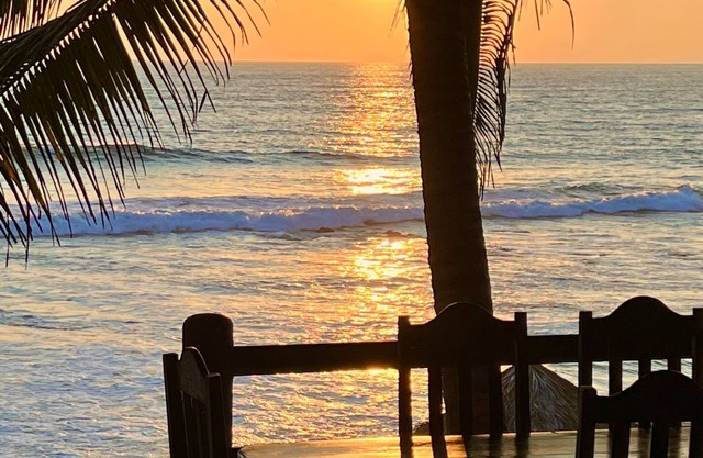 Rent an entire 3 room boutique hotel right on the ocean! Sleeps 10 (+camping)