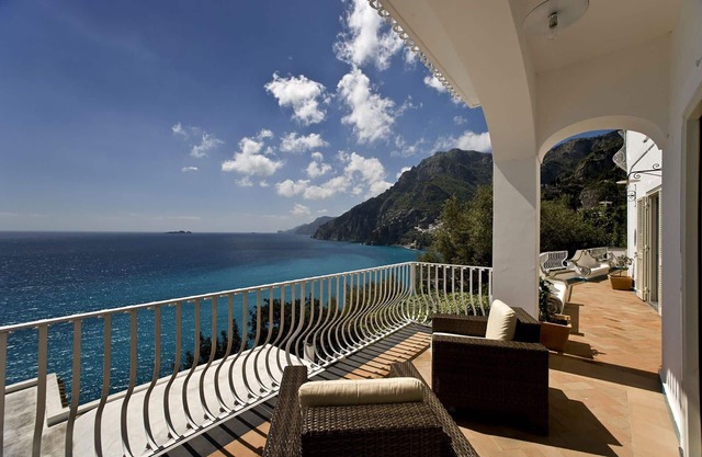 Rentals in Italy - Villa Magnolia, in Positano, with hot tub and sea view