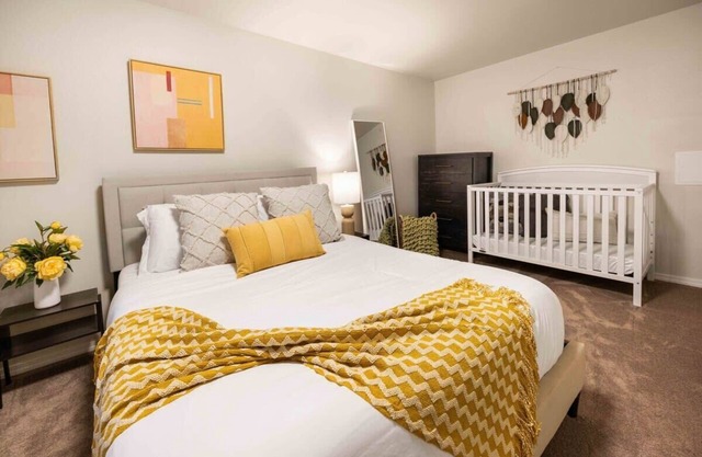 Renton Luxury & Spacious Daylight Basement|The Landing