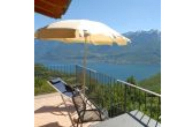 Residence Garden: Two-room apartment with balcony and lake view