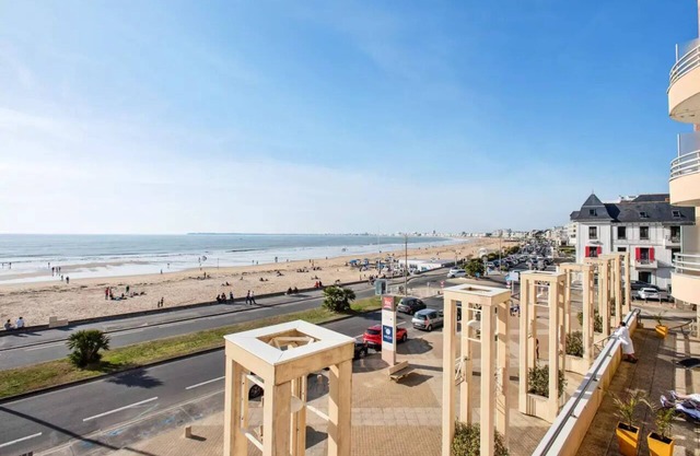 Les Océanes Maeva Individuals People 