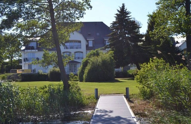 Residence on Lake Balmer