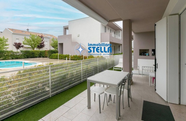 °- Residenza-* Pool / [Park]