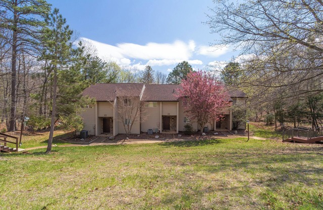 Resort Amenities, Mountain Views, Sauna!