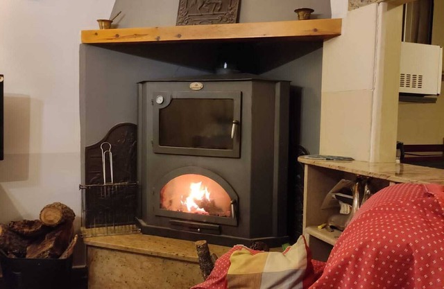 REST, HEALTHY AIR AND GOOD BARBECUES