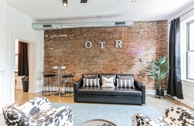 RESTAURANT on site. Walk to everything by RedAwning