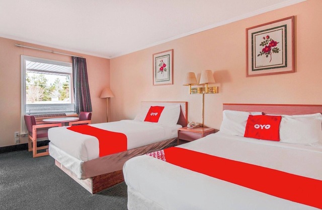 Restful Suburban Spot w/ Full Beds + Parking Near Tobacco Campus