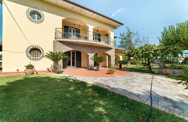 Restful Villa in Albanella with Swimming Pool