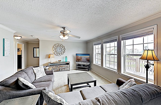 Retreat | Steps to Beach | Dog Haven