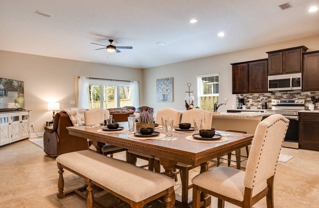 Retreat to Florida Street |New Build on Fleming Island |Pet Friendly |Fenced |King Ensuite |2 Queens