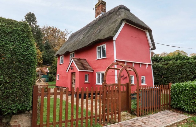 RHUBARB COTTAGE, family friendly, with a garden in Woodbridge