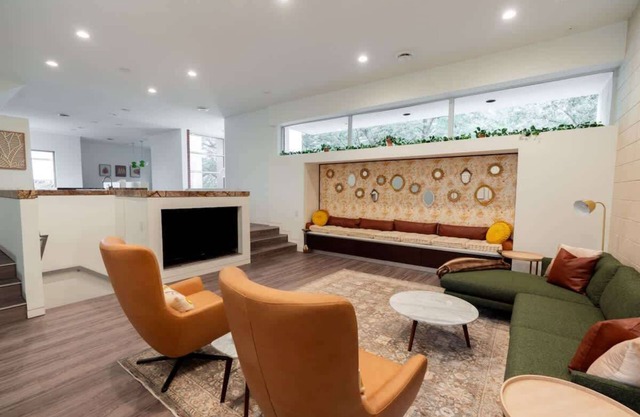 Rice Village Retreat - Rooftop deck - Sleeps 12