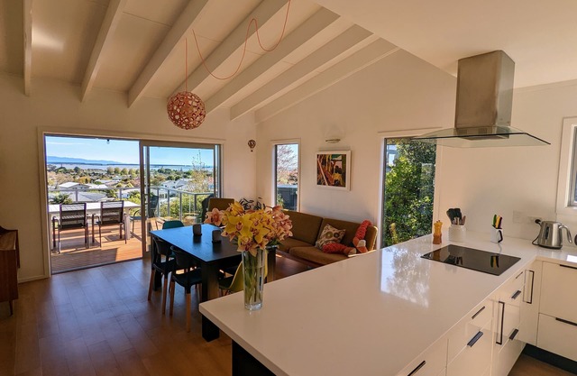 Richmond Views - Comfortable & Spacious home!