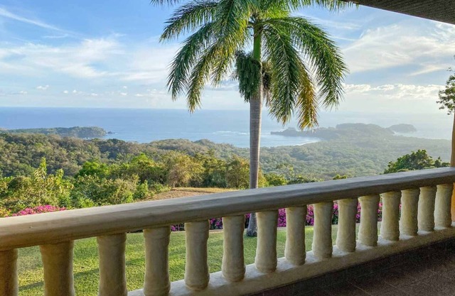 Ridge Condo at Ventanas del Mar – Ocean Views, Pool, Waterfalls & More
