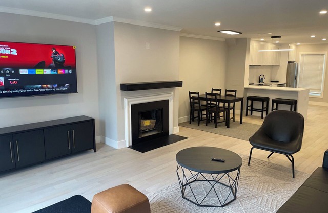 Right at Home Plate - 2BDR, 2.5 BA - 2 Blocks from Navy Yard Metro!