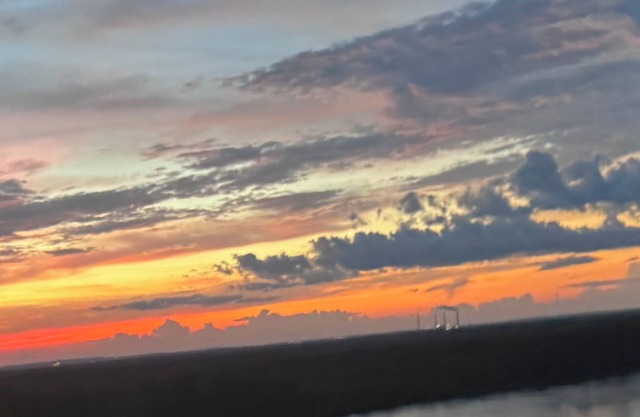 River house Biloxi sleeps 12 huge outdoor entertainment area with life size game