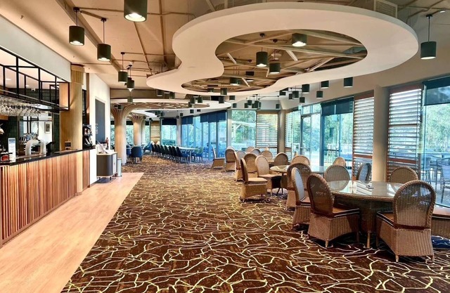 Riverside Oaks Golf Resort